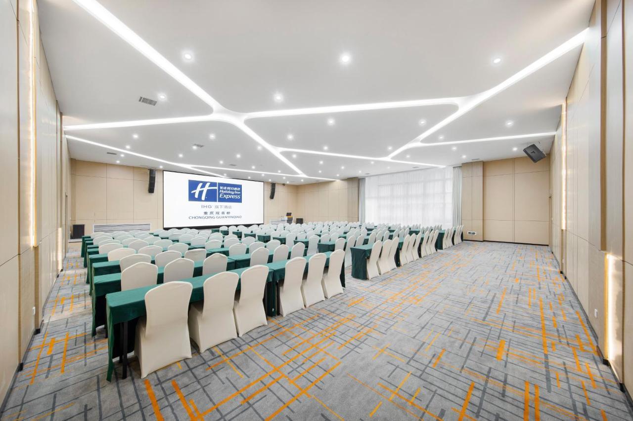 Holiday Inn Express Chongqing Guanyinqiao By Ihg מראה חיצוני תמונה