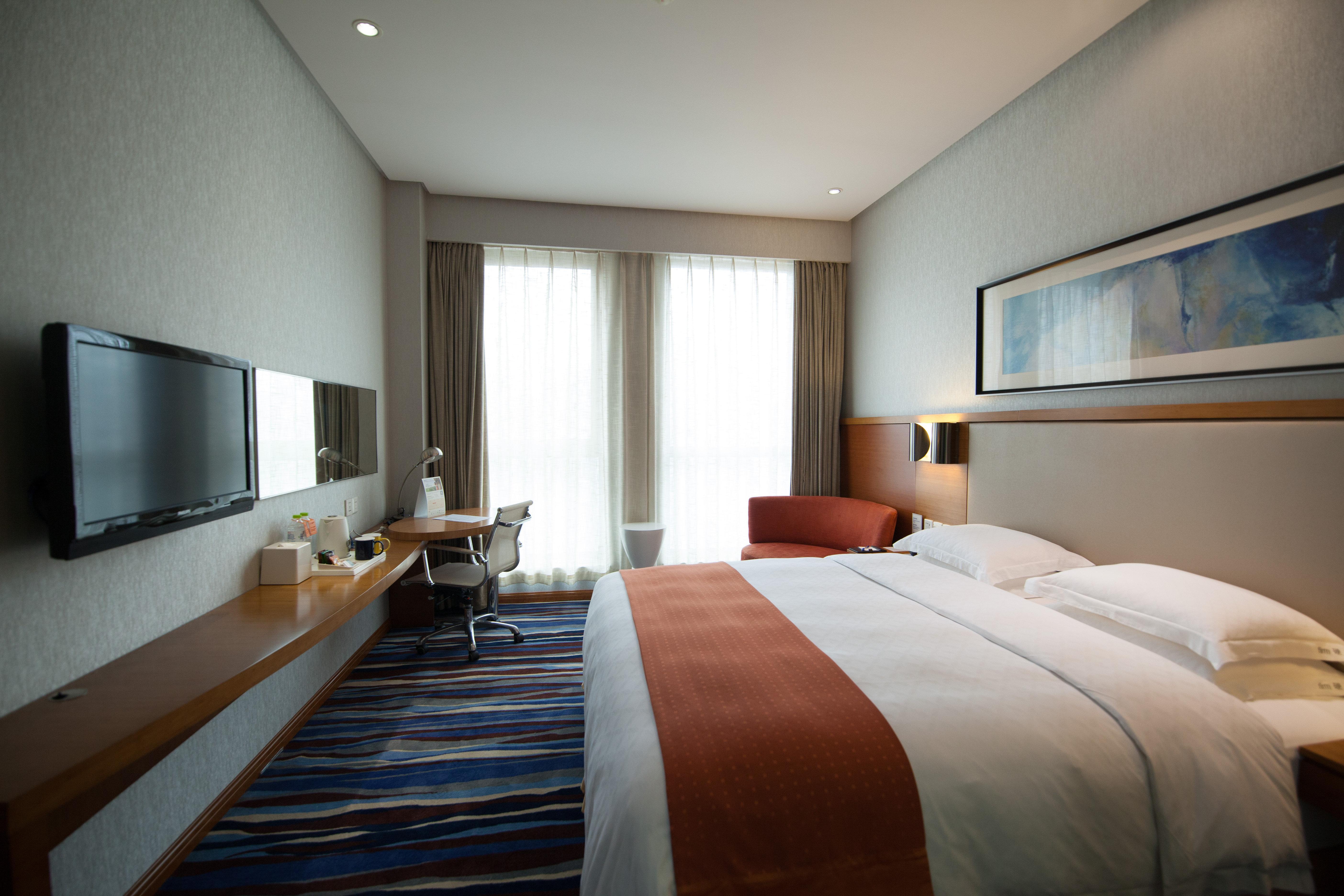 Holiday Inn Express Chongqing Guanyinqiao By Ihg מראה חיצוני תמונה