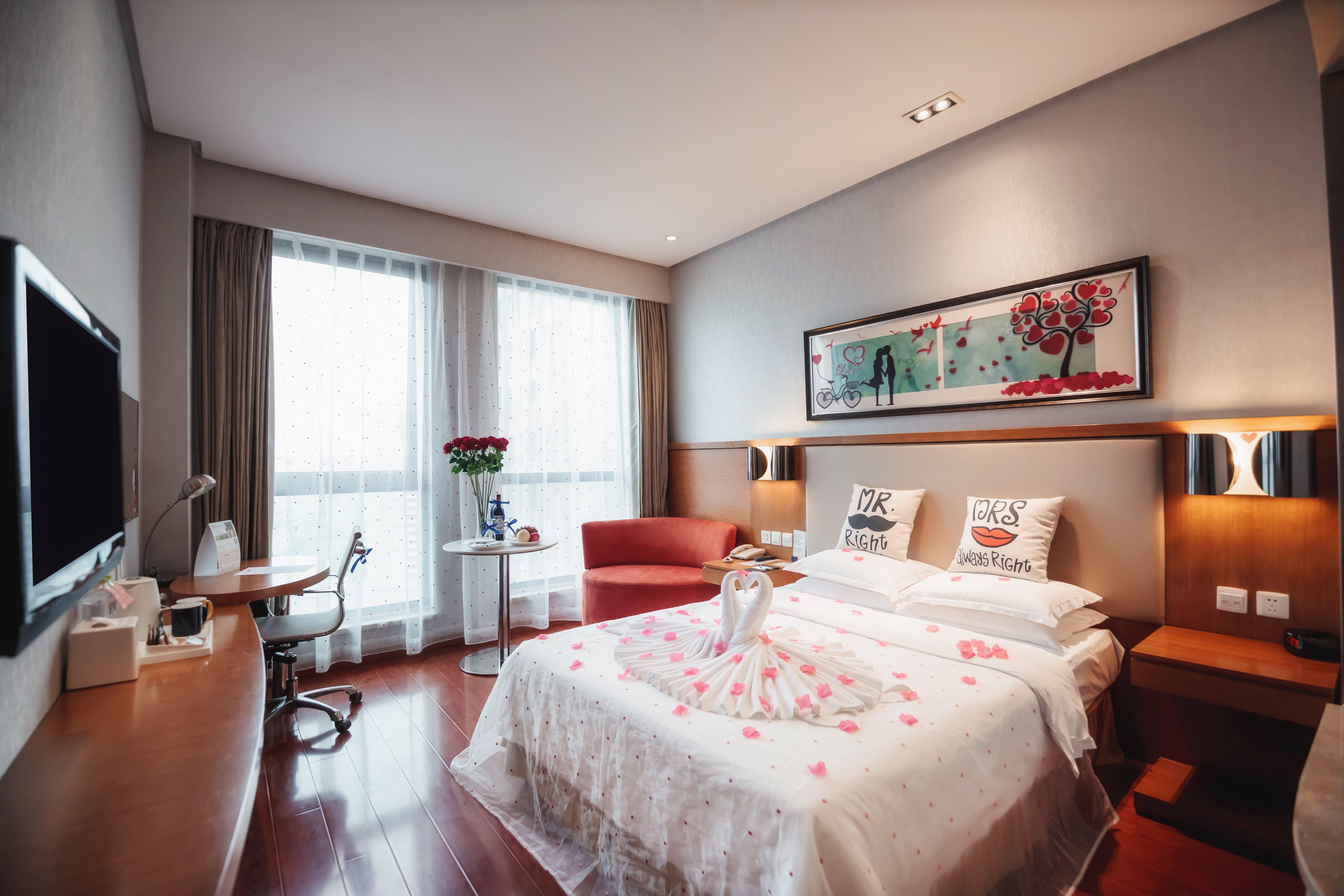 Holiday Inn Express Chongqing Guanyinqiao By Ihg מראה חיצוני תמונה
