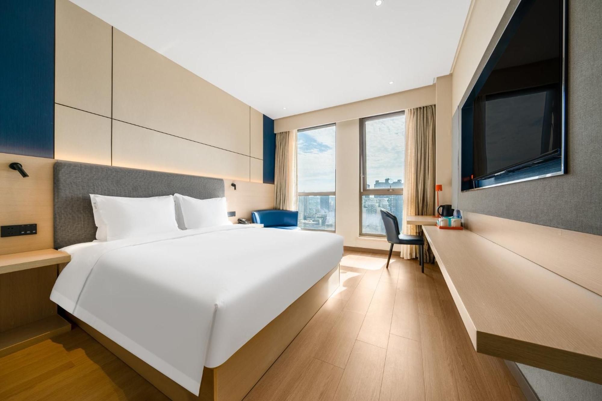 Holiday Inn Express Chongqing Guanyinqiao By Ihg מראה חיצוני תמונה