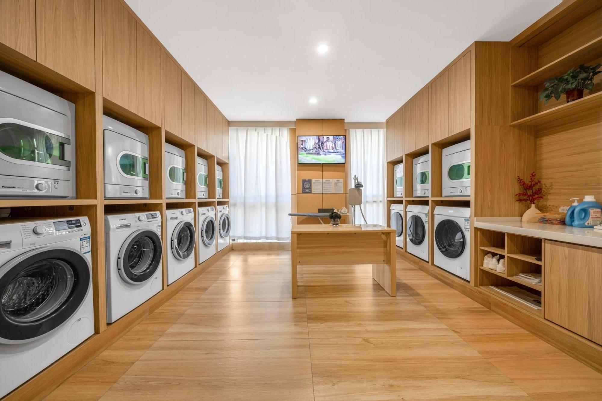 Holiday Inn Express Chongqing Guanyinqiao By Ihg מראה חיצוני תמונה