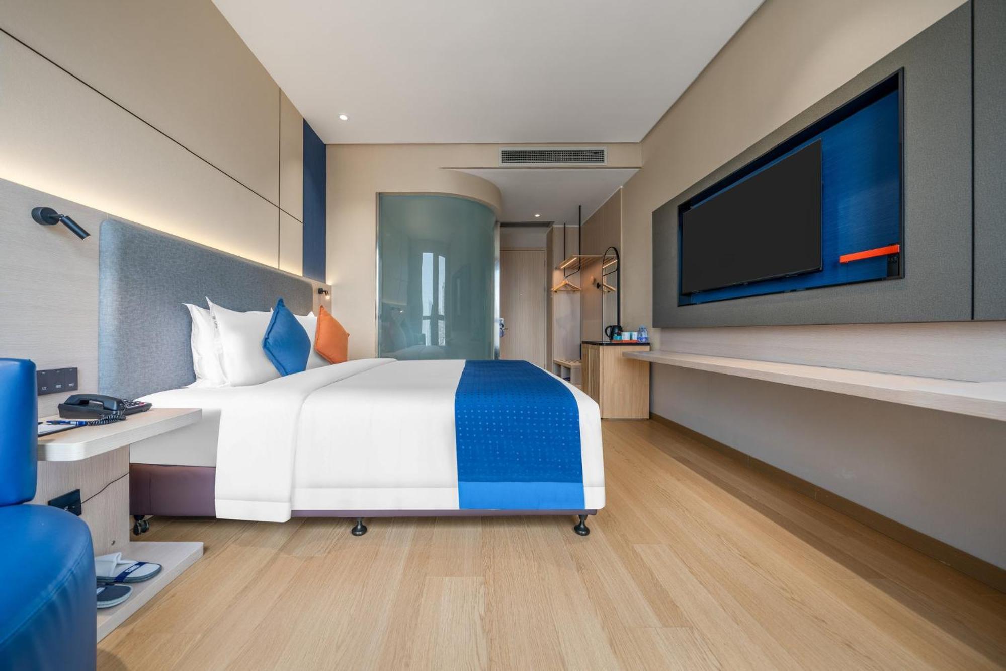 Holiday Inn Express Chongqing Guanyinqiao By Ihg מראה חיצוני תמונה